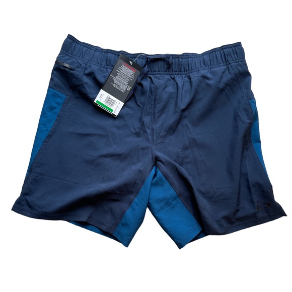 Oakley Core Richter Shorts - Picture 1 of 2